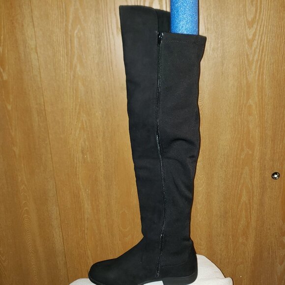 New in box Women knee high boots - Picture 2 of 4